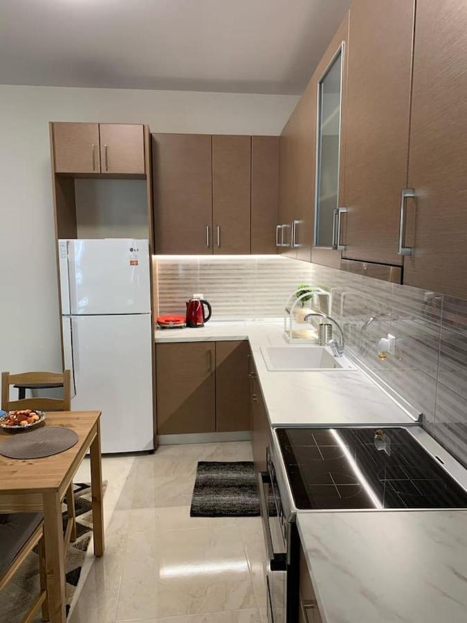 Renovated Apartment In The Center Of Larisa Exterior foto